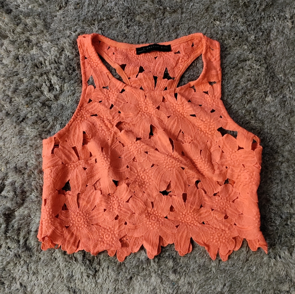 Signature8 Floral Crochet Crop